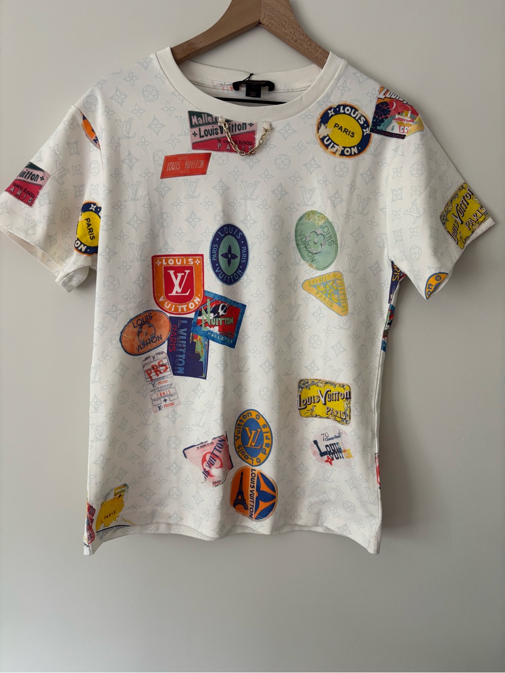 Louis Vuitton Large 2025 Mahina Patch Women’s Short Sleeve Tee Logo Chain